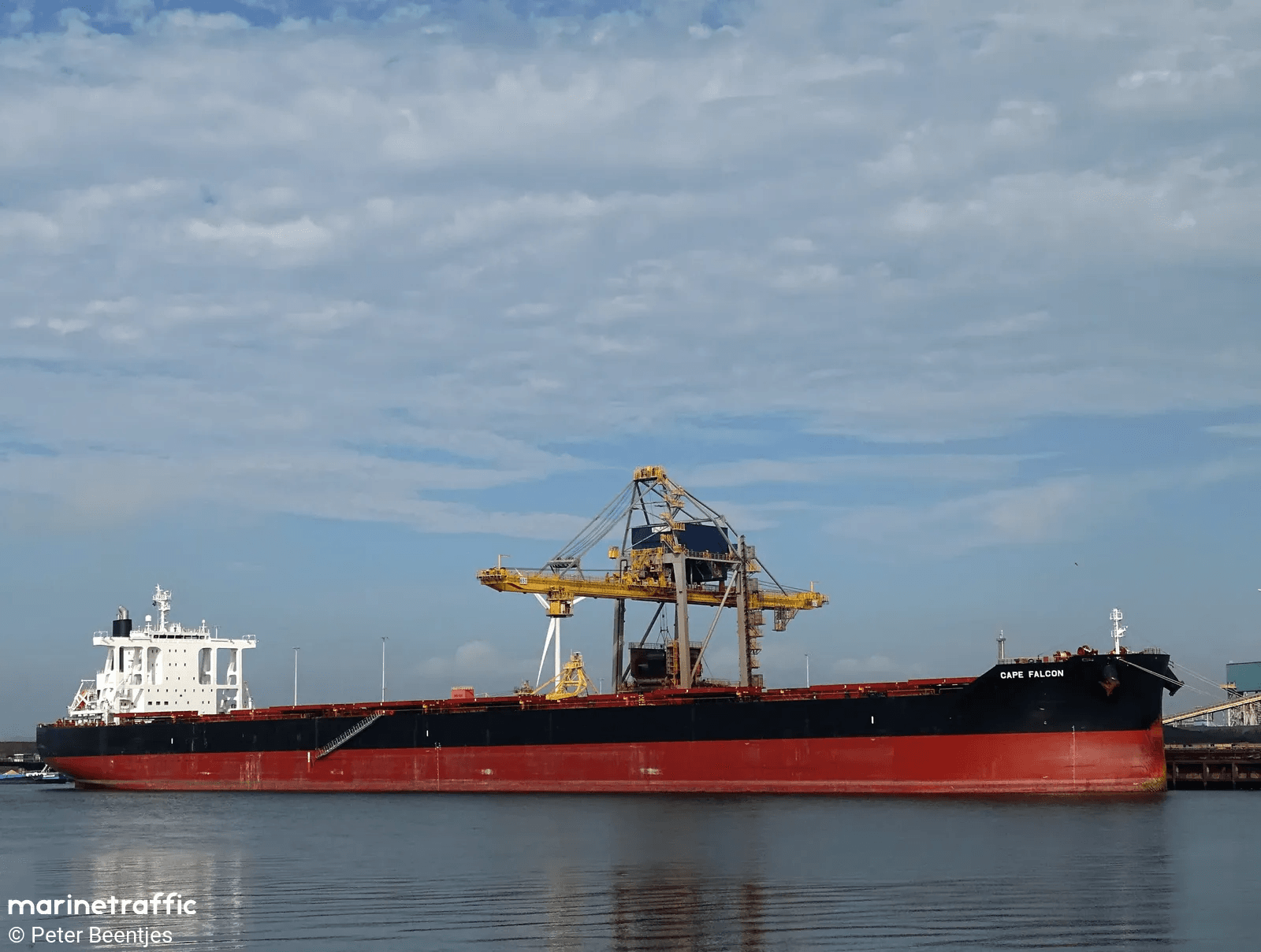 Vessel CAPE FLACON aground in Australia.