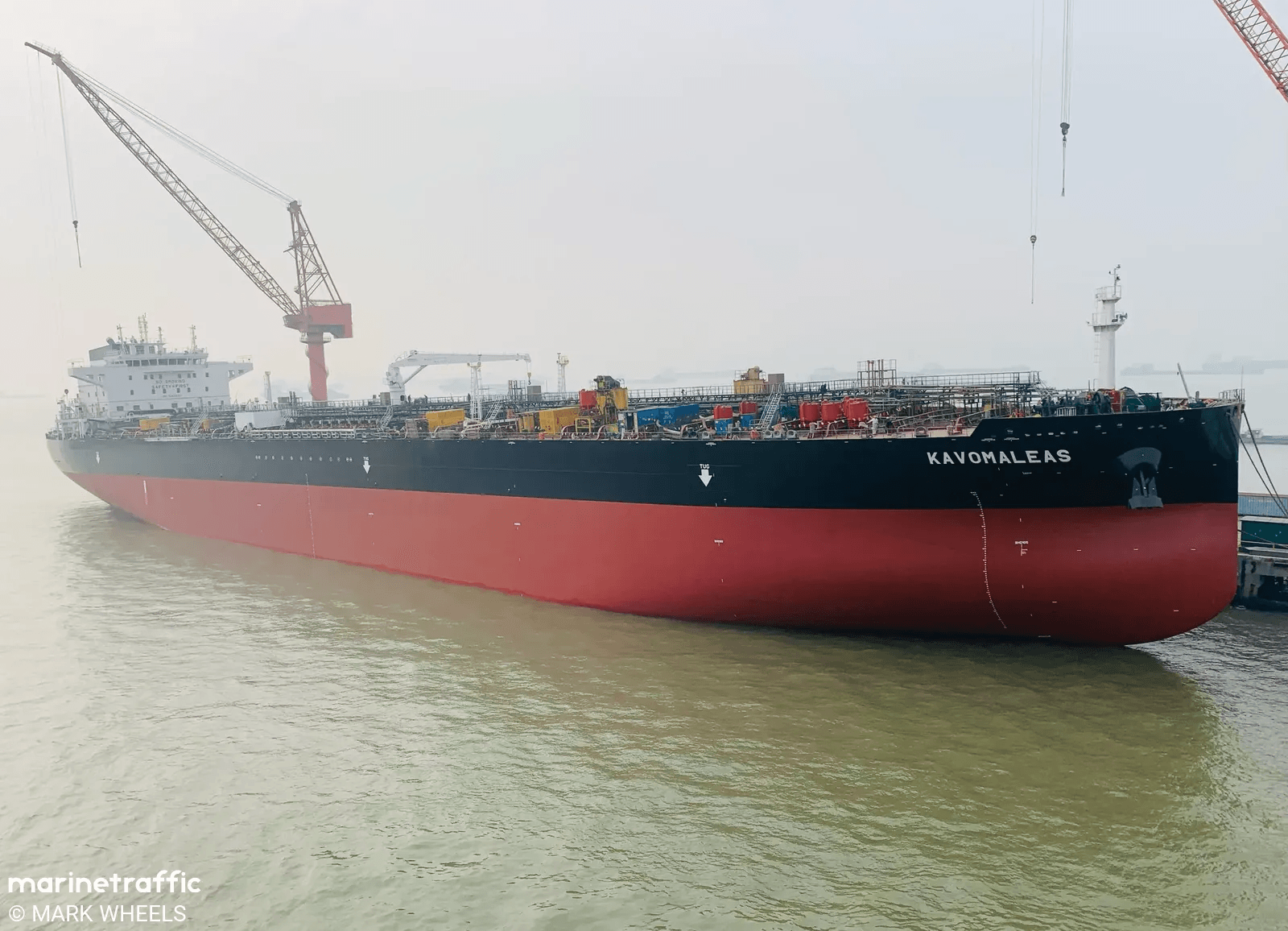 Vessel KAVOMALEAS caught fire off Oman coast.