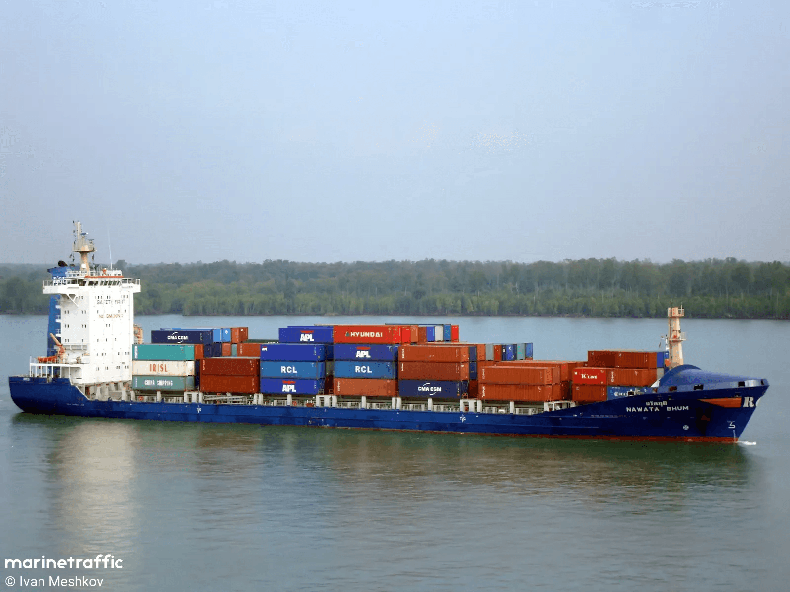Vessel NAWATA BHUM grounded in Indian River.