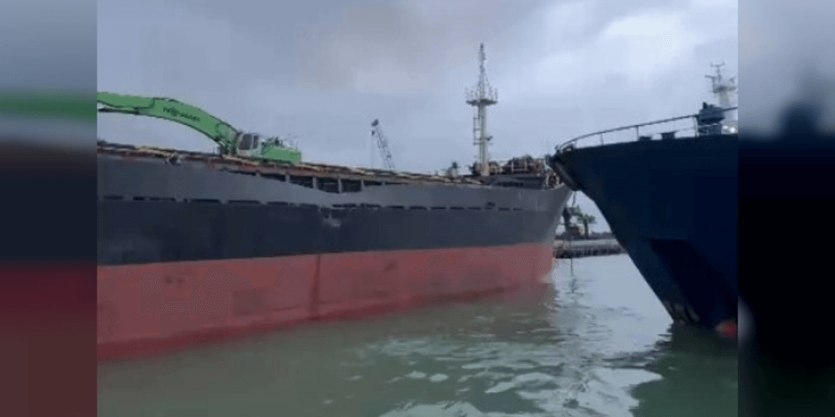 Cargo Ships Sustain Damage in a Collision at Bartın Port 